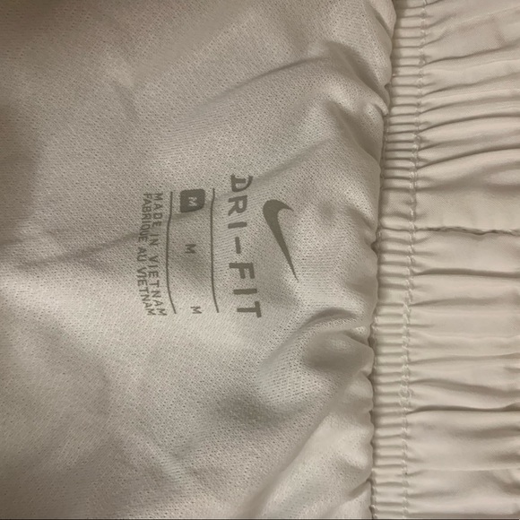 NIKE size med running shorts - Picture 4 of 5